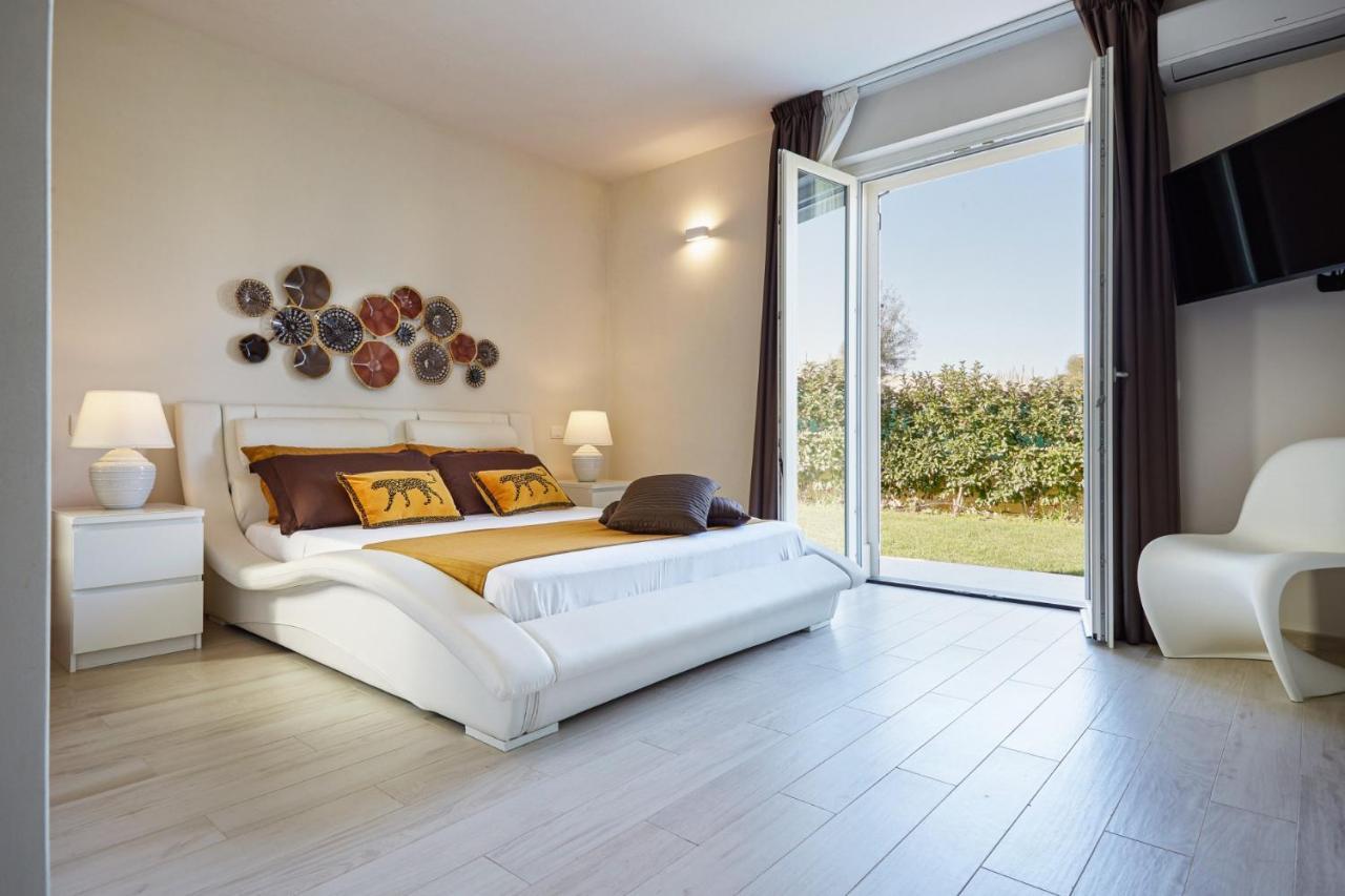 Villa Giame - Heated Pool, Beach At 350M Pozzallo Kültér fotó